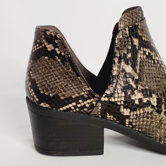 Fergalicious by Fergie Women's Wilder Ankle Boot - Picture 4 of 11